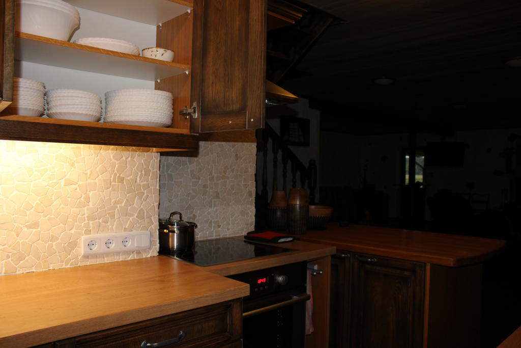 Krapi Guesthouse Treimani ห้อง รูปภาพ