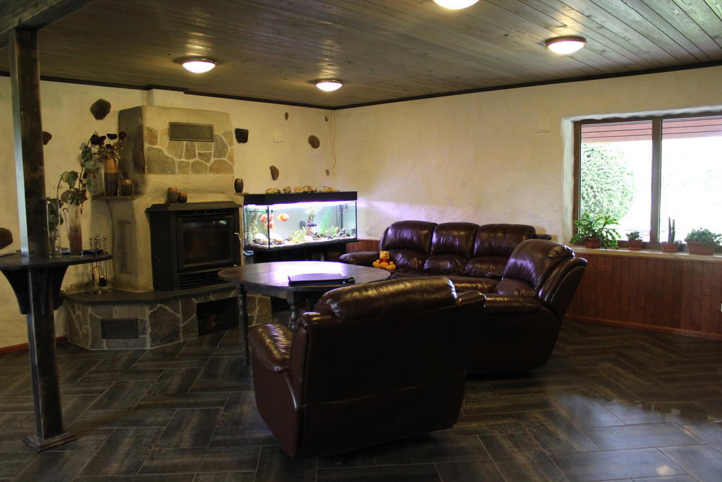 Krapi Guesthouse Treimani ห้อง รูปภาพ