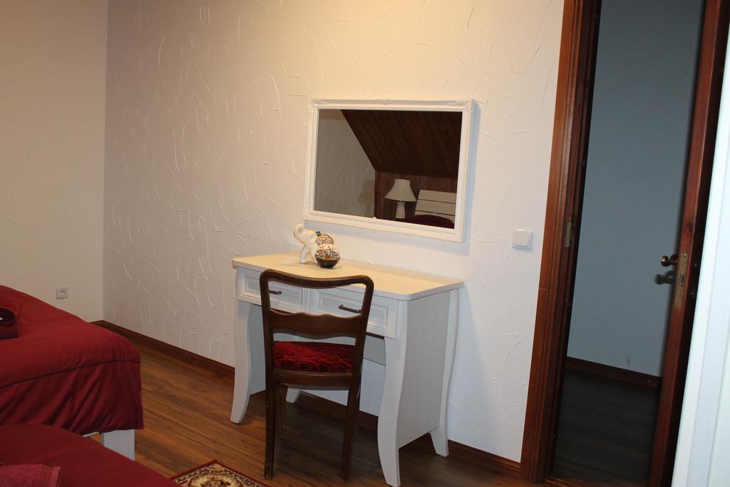 Krapi Guesthouse Treimani ภายนอก รูปภาพ